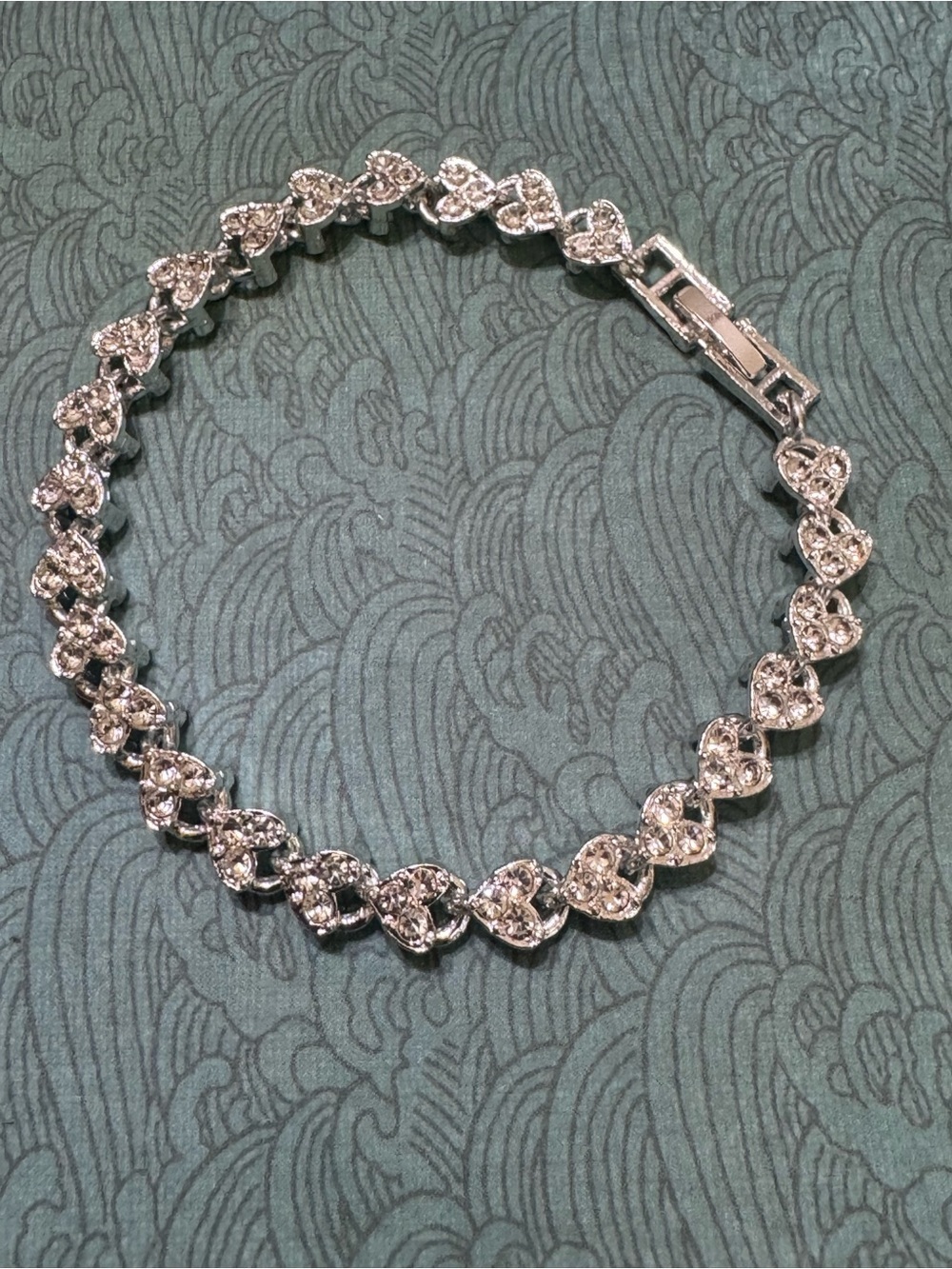 HEART SHAPE WITH RHINESTONES BRACELET
